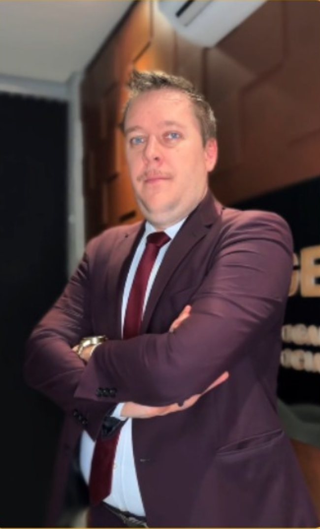 Dr. Aurélio Adrano Eger